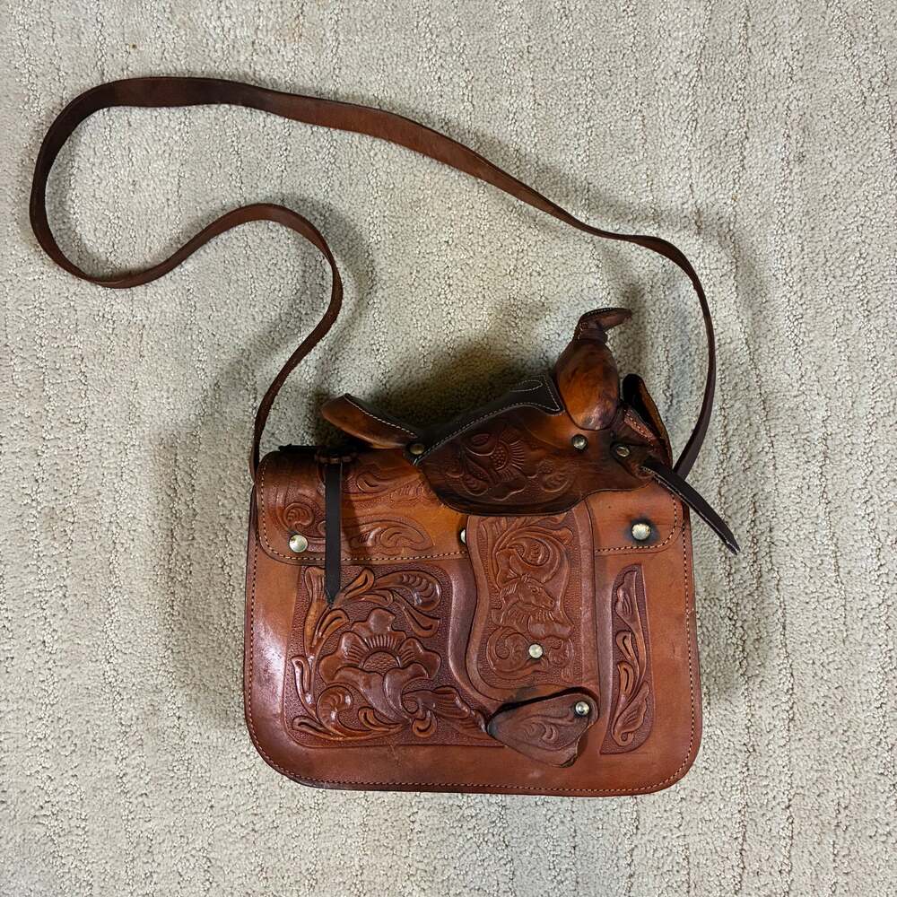 Vintage 70s Handmade Genuine Leather Turn Lock Horse Saddle Bag/Purse Western